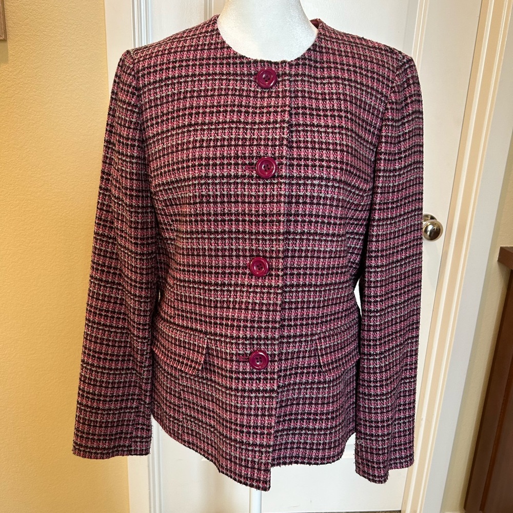 Kasper 4 Button Jacket with pockets. Size 10